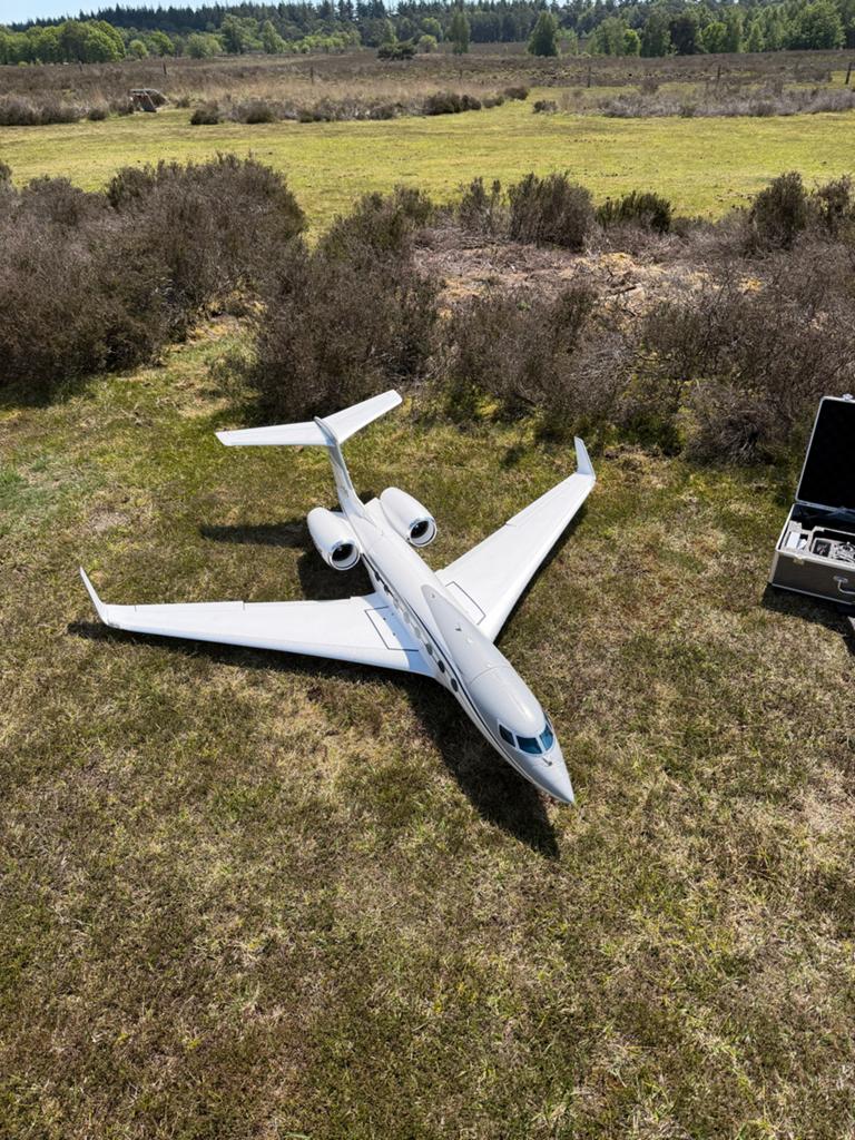Xfly J65 RC Jet - Lichte neusschade, makkelijk te repareren, Ophalen, Gebruikt, Elektro