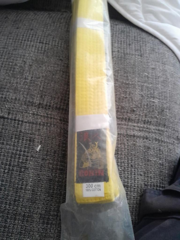 Gele band, Sport en Fitness, Vechtsporten en Zelfverdediging, Maat XS of kleiner, Ophalen of Verzenden, Overige