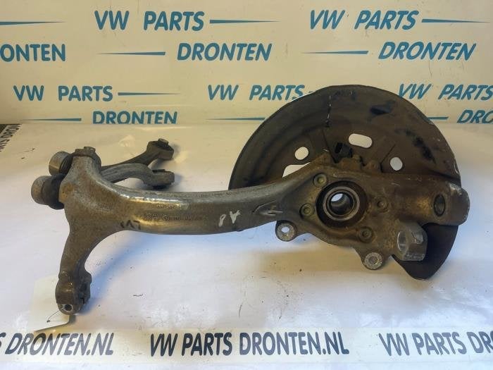 Fusee links-voor van een Audi A8, Gebruikt, -, Verzenden, -