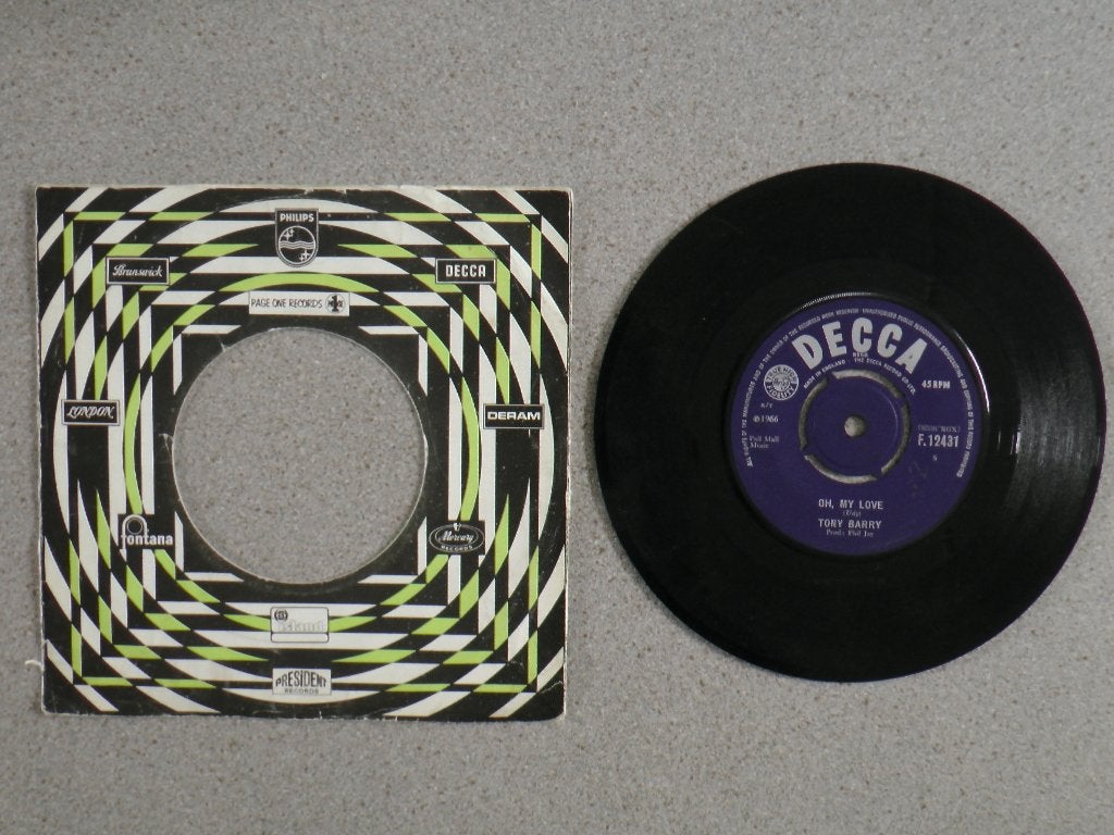 Tony Barry - When you're in love with a girl VINYL SINGLE, Ophalen of Verzenden, Gebruikt, 7 inch, Pop
