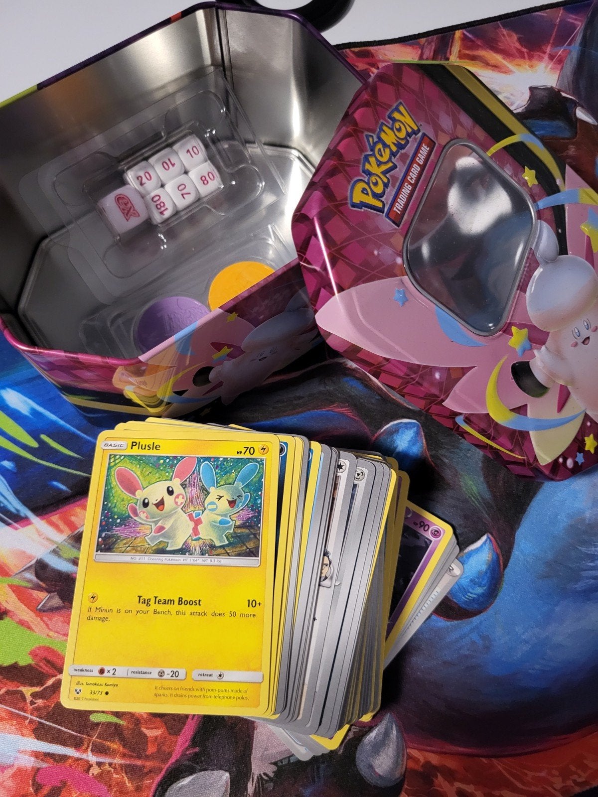 Pokemon Blik met 100 Pokemon kaarten, Hobby en Vrije tijd, Verzamelkaartspellen | Pokémon, Ophalen of Verzenden, Zo goed als nieuw