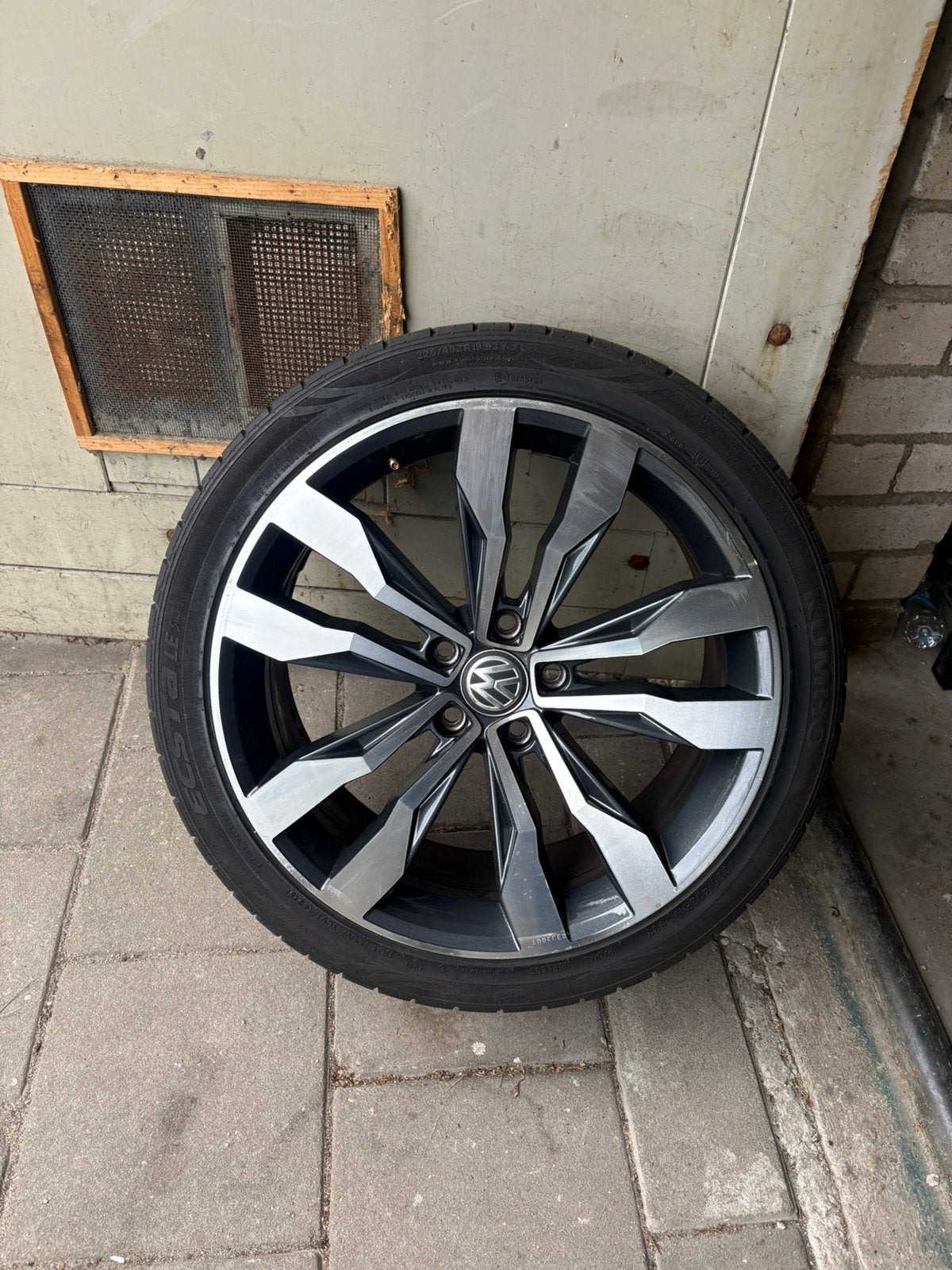 Suzuka Origineel Volkswagen T-roc Tiguan losse Velg19 5x112, Auto-onderdelen, 19 inch, Totalcarexpert@hotmail.com, Gebruikt, Banden en Velgen