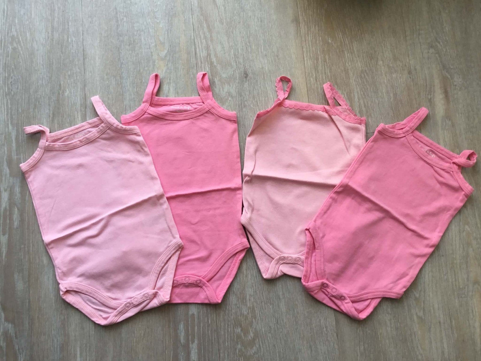 Nieuwe roze rompertjes, Meisje, Nieuw, Ophalen of Verzenden, Nacht- of Onderkleding