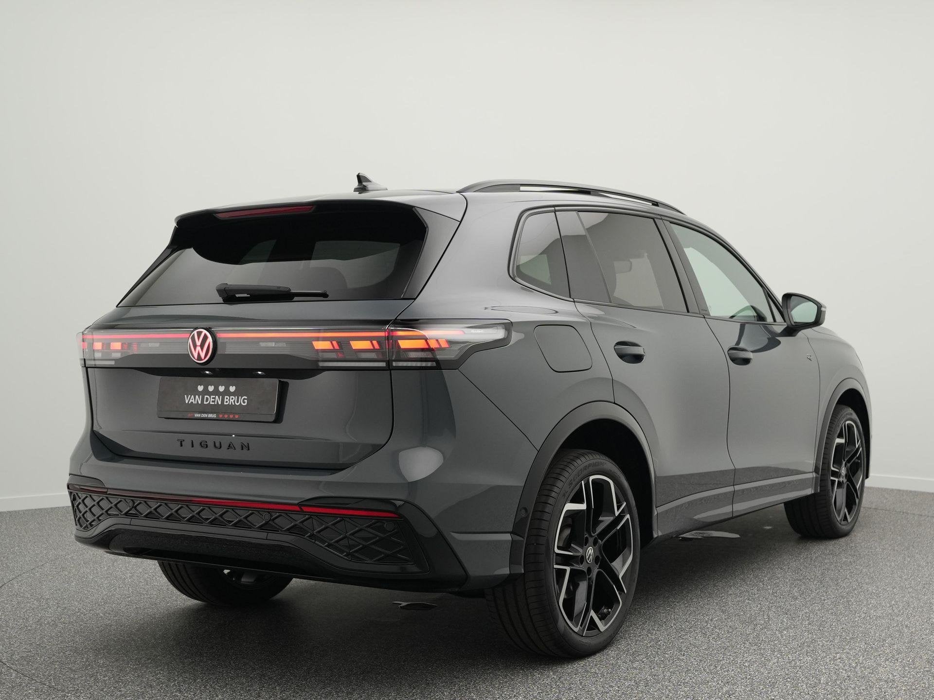 Volkswagen Tiguan R-Line 1.5 eHybrid 272 PK | LED Matrix IQ, Auto's, Volkswagen, Euro 6, 4 cilinders, 2000 kg, 150 min
