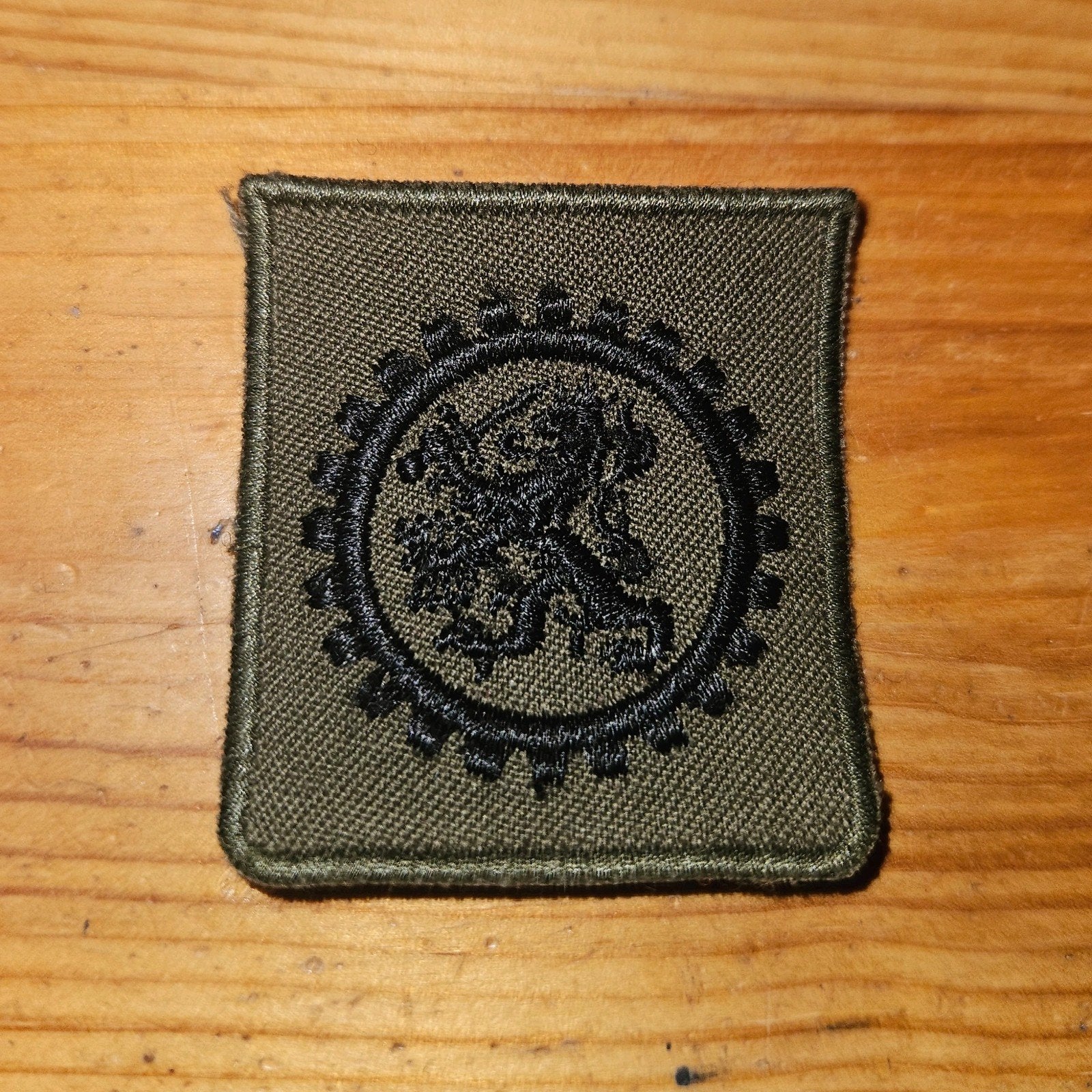 Borstembleem Hogere Technische Bekwaamheid, Ophalen of Verzenden, Landmacht, Nederland, Embleem of Badge