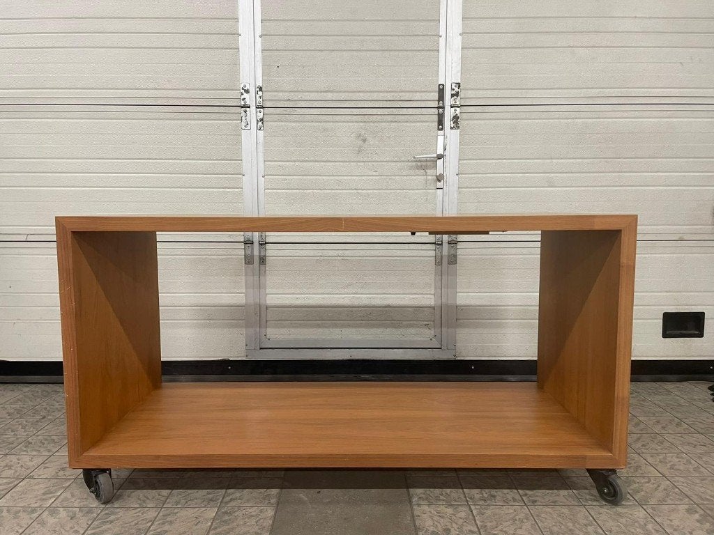 Houten Bijzettafel / TV-meubel op wielen - 150x60x78 cm, Huis en Inrichting, Met plank(en), Gebruikt, Vitra Artifort Cassina Fritz Hansen Eames Gispen Pastoe Hay