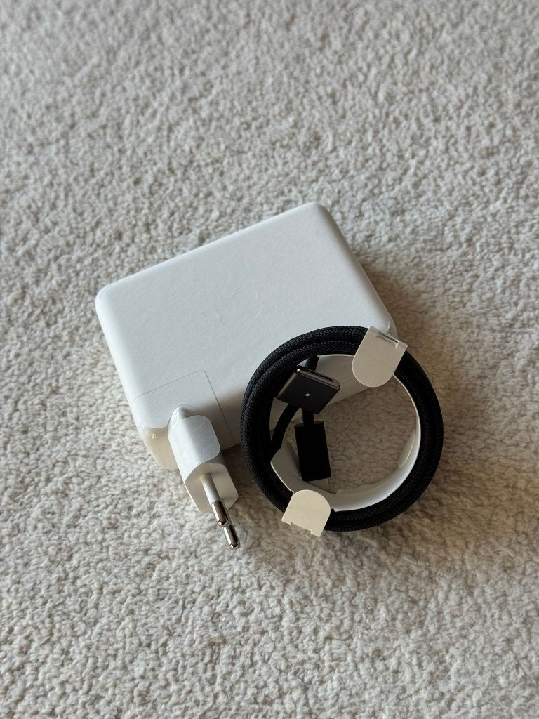 Apple MacBook Oplader 140W + Zwarte USB-C MagSafe Kabel, Computers en Software, Ophalen of Verzenden, Nieuw