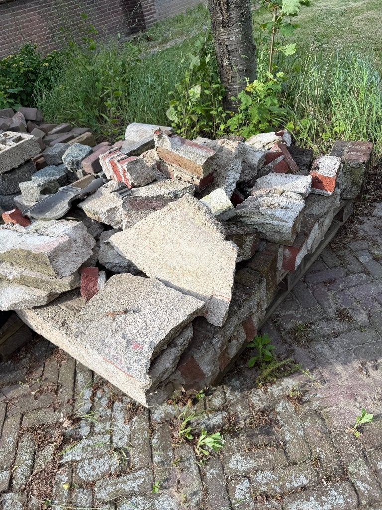 Gratis: Schoon puin - 2 pallets, Doe-het-zelf en Verbouw, Ophalen, Gebruikt, Bakstenen