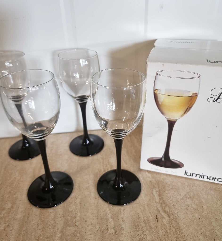 4 x luminarc domino wijnglazen NIEUW, Verzamelen, Glas en Borrelglaasjes, Ophalen of Verzenden, Zo goed als nieuw, Overige typen