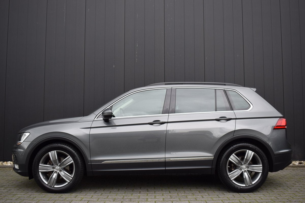 Volkswagen Tiguan 1.4 TSi Connected Series Panoramadak | Ful, Voorwielaandrijving, Stof, 4 cilinders, Handgeschakeld