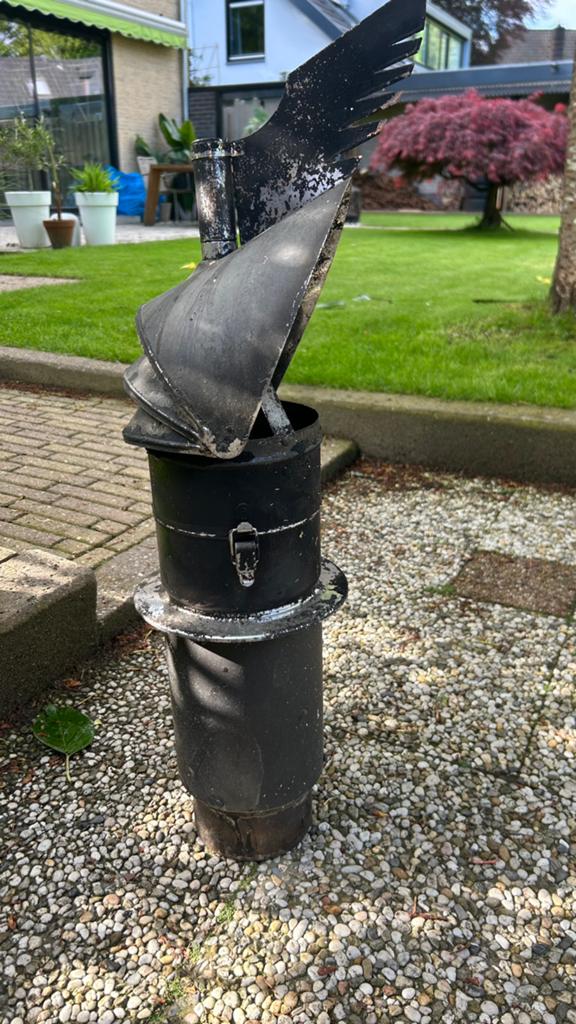 Draaiende trekkap tbv schoorsteen., Ophalen, Gebruikt, Hout, Houtkachel