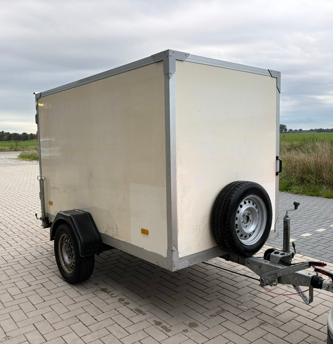 Gesloten aanhanger 250x130x150cm 750kg, Ophalen, Zo goed als nieuw