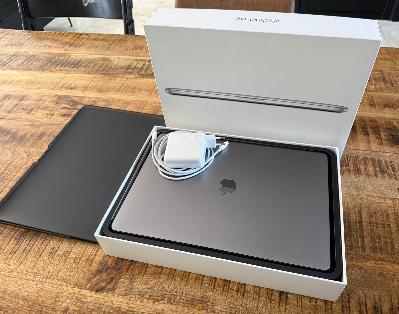 MacBook Pro 15-inch 2016, 16GB RAM, 1TB, MacBook Pro, 1 TB of meer, Gebruikt, 2 tot 3 Ghz