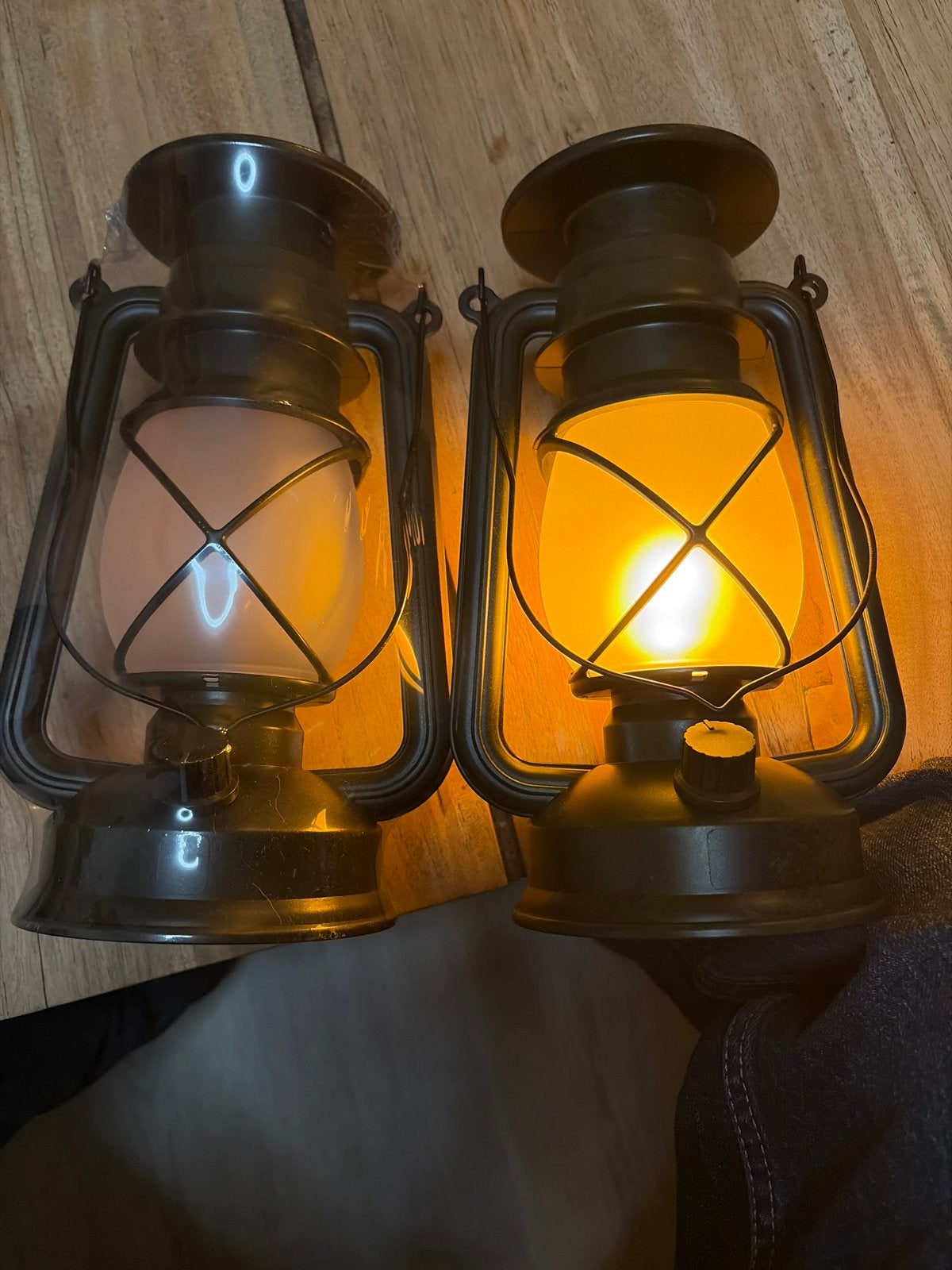 Set van 2 Solar Flame Retro Lantaarns - Nieuw in doos, Metaal, Overige merken, Zwart, Nieuw