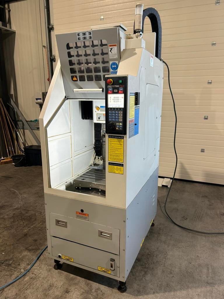 XYZ 2-OP CNC Bewerkingscentrum, Ophalen, Zo goed als nieuw, Minder dan 500 mm, Freesbank