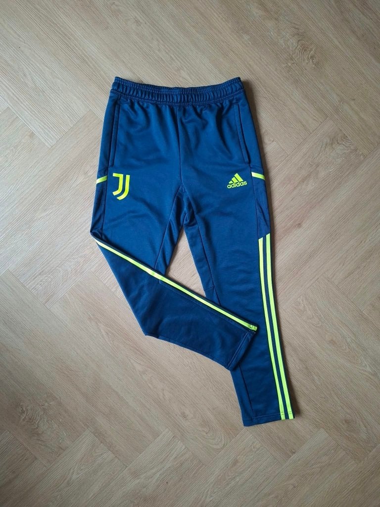 Adidas Juventus trainingsbroek donkerblauw geel (maat 164), Broek, Adidas, Ophalen of Verzenden, Zo goed als nieuw