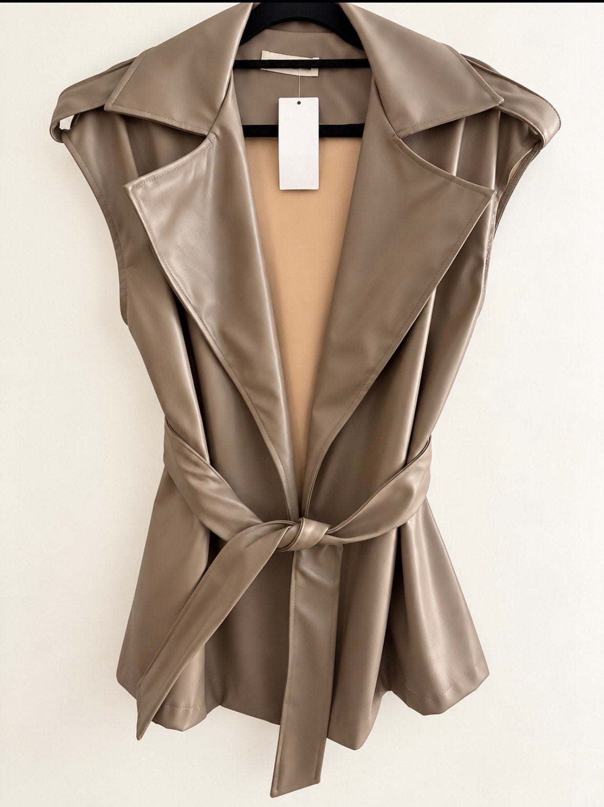 Bodywarmer, Ophalen of Verzenden, Nieuw, Maat 42/44 (L), Beige