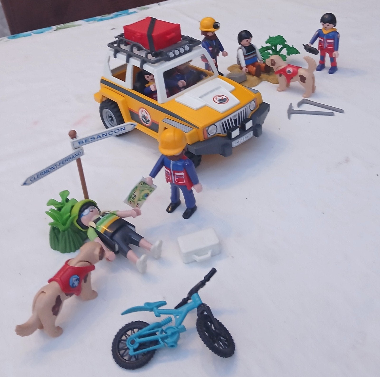 Playmobil reddingswerkers in de bergen met hun honden, Kinderen en Baby's, Speelgoed | Playmobil, Ophalen of Verzenden, Gebruikt