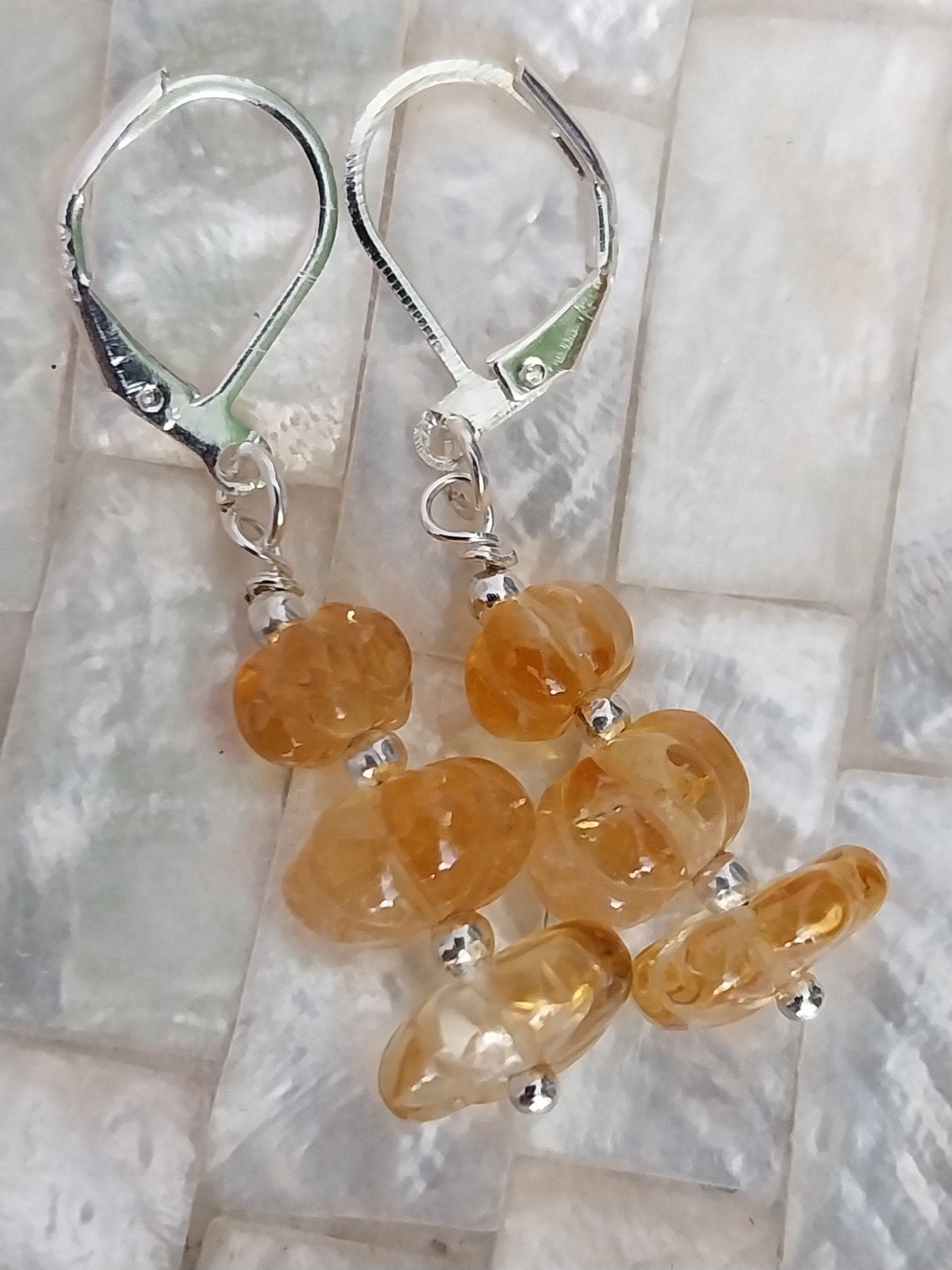Citrien oorbellen met verzilverde oorhaakjes  #2257, Sieraden, Tassen en Uiterlijk, Oorbellen, Hangers, Verzenden, Geel, Zo goed als nieuw