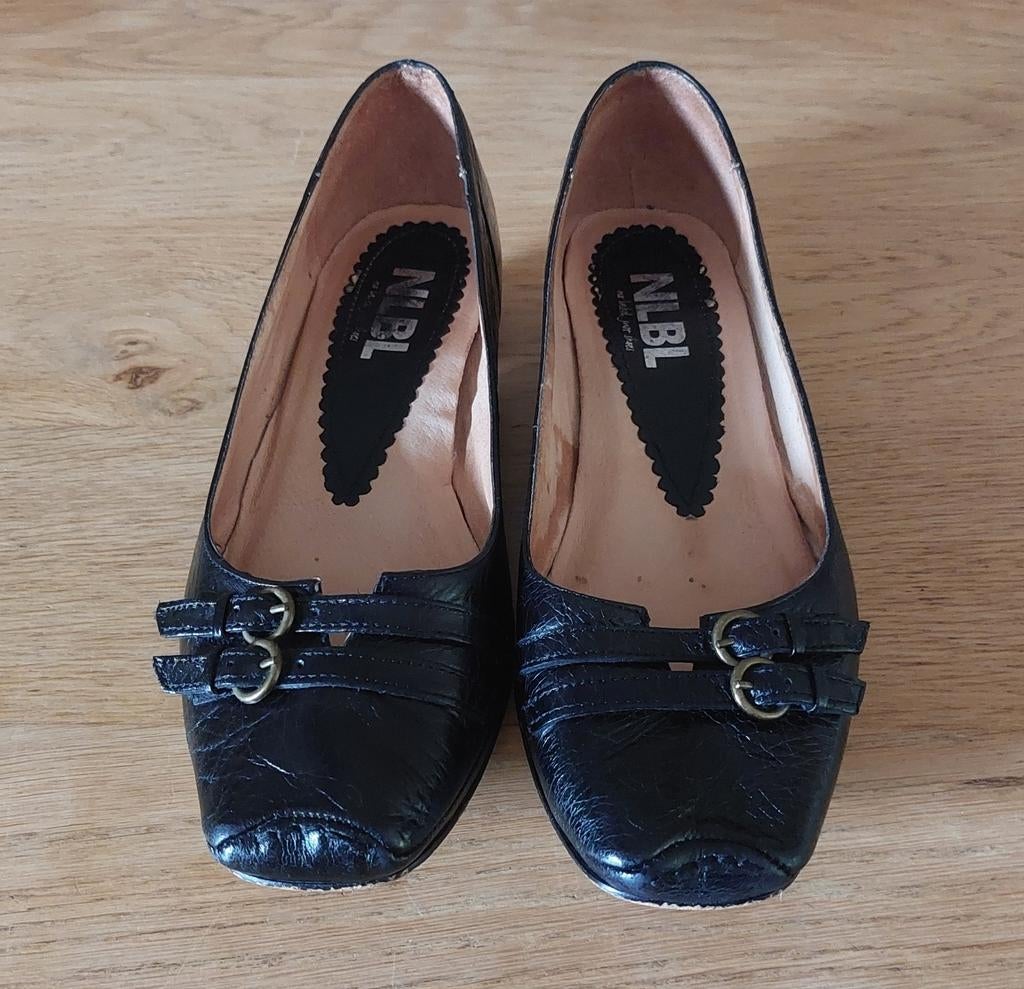 Zwarte NLBL pumps met gespen - Maat 39, Ophalen, Pumps, Zwart, Gedragen