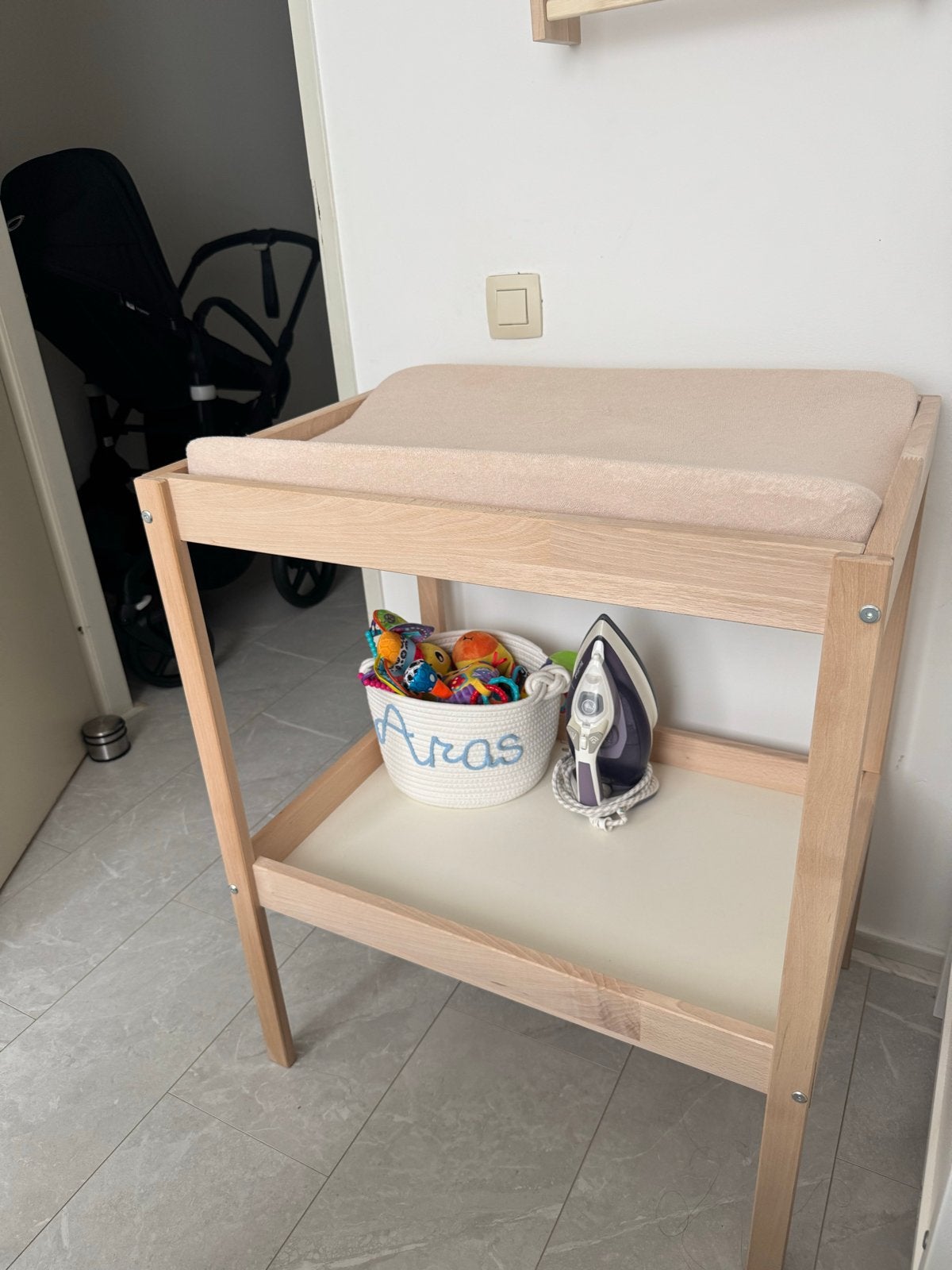 Commode hout met Verschoonkussen, Kinderen en Baby's, Kinderkamer | Commodes en Kasten, Ophalen, Gebruikt, 50 tot 70 cm, 75 tot 100 cm