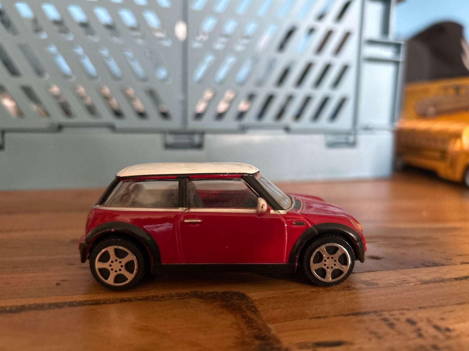 Mini Cooper speelgoedauto rood met wit dak, Ophalen of Verzenden, Gebruikt, Auto