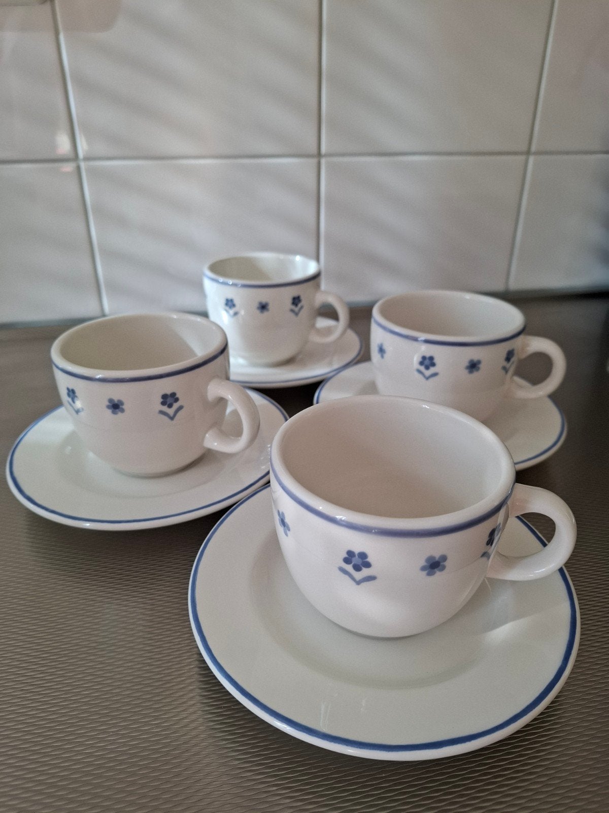 IKEA kop en schotels met blauw bloemmotief (4 stuks), Keramiek, Landelijk/Boerenbont, Nieuw, IKEA