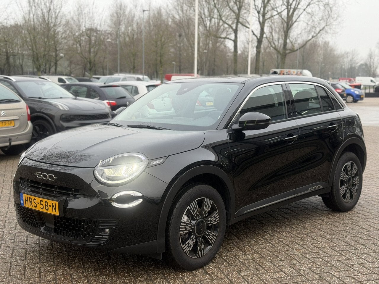 Fiat 600 Hybrid Urban Automaat|Carplay|Airco|Cruise, Auto's, Gebruikt, 1199 cc, Parkeersensor, Bedrijf