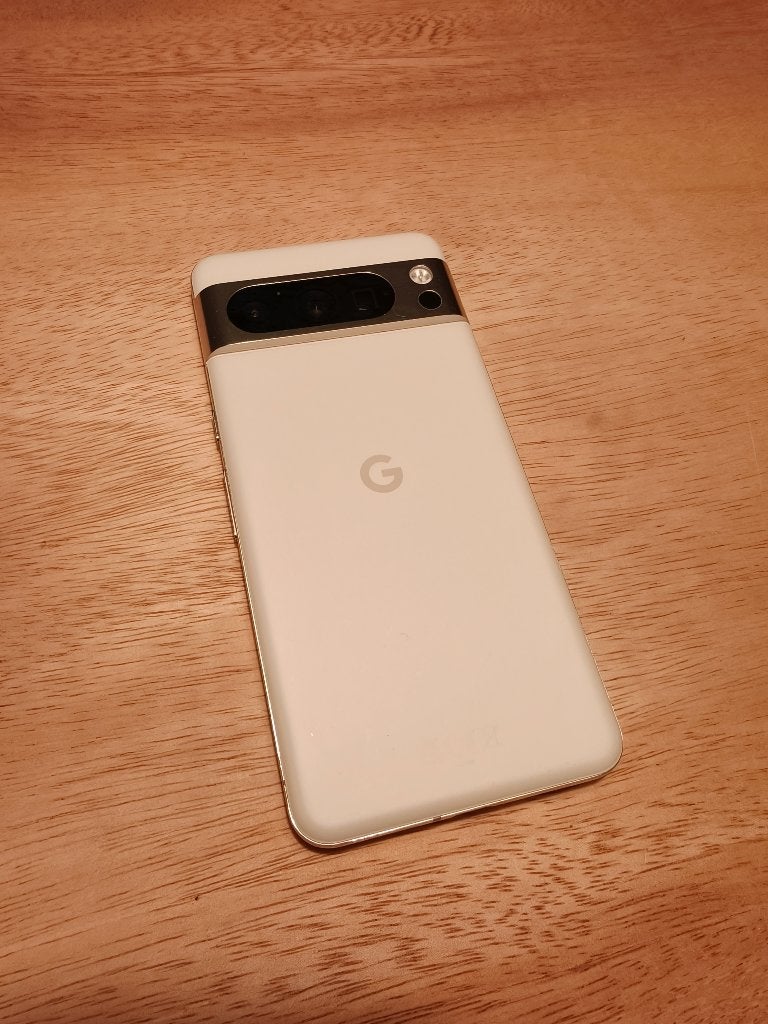 Foto 4 van Google Pixel 8 Pro 128 GB Wit