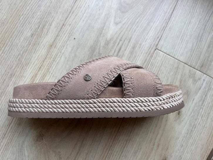 Warmbat slipper / sandalen maat 39, Ophalen of Verzenden, Zo goed als nieuw, Beige