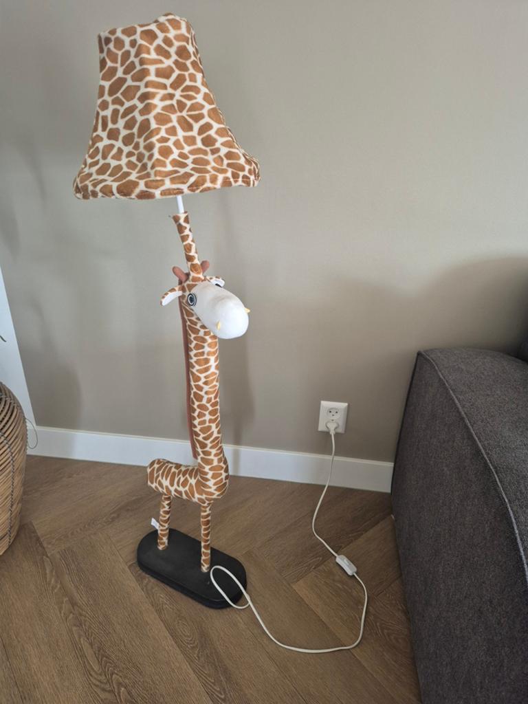 Leuke giraffelamp - perfect voor kinderkamer!, Ophalen, Stof, Gebruikt, 100 tot 150 cm