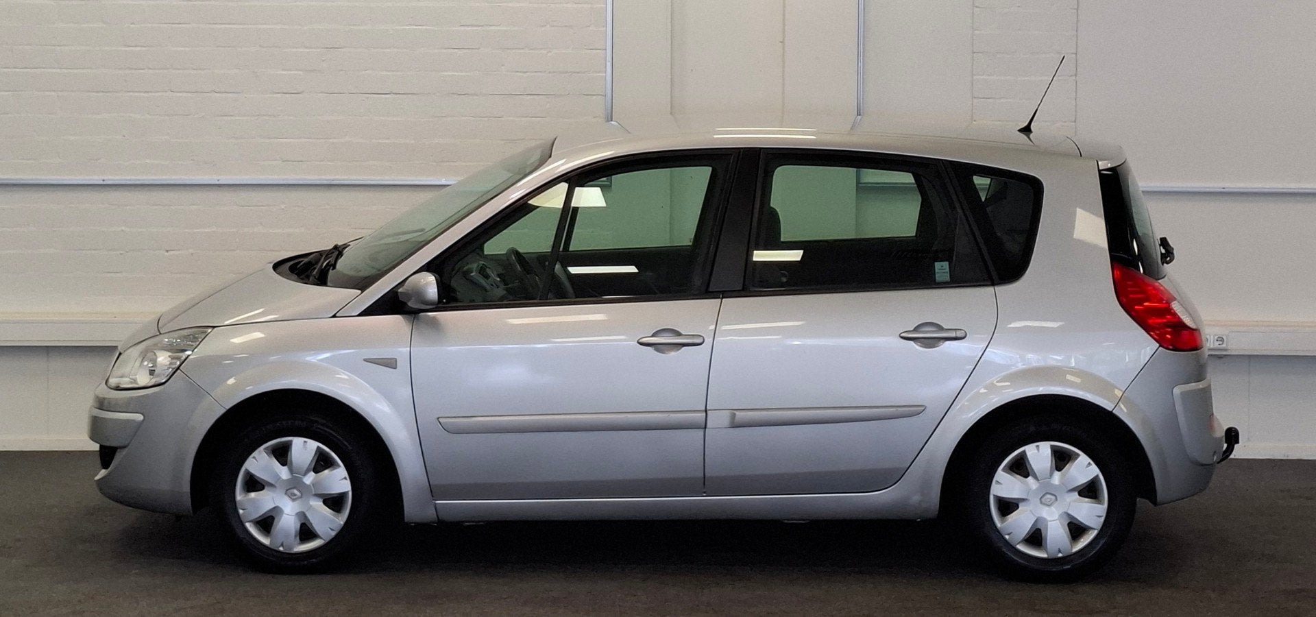 Renault Scénic 1.6i 16V Business Line Automaat 1e Eigenaar, Auto's, 1345 kg, Stof, Gebruikt, Zwart