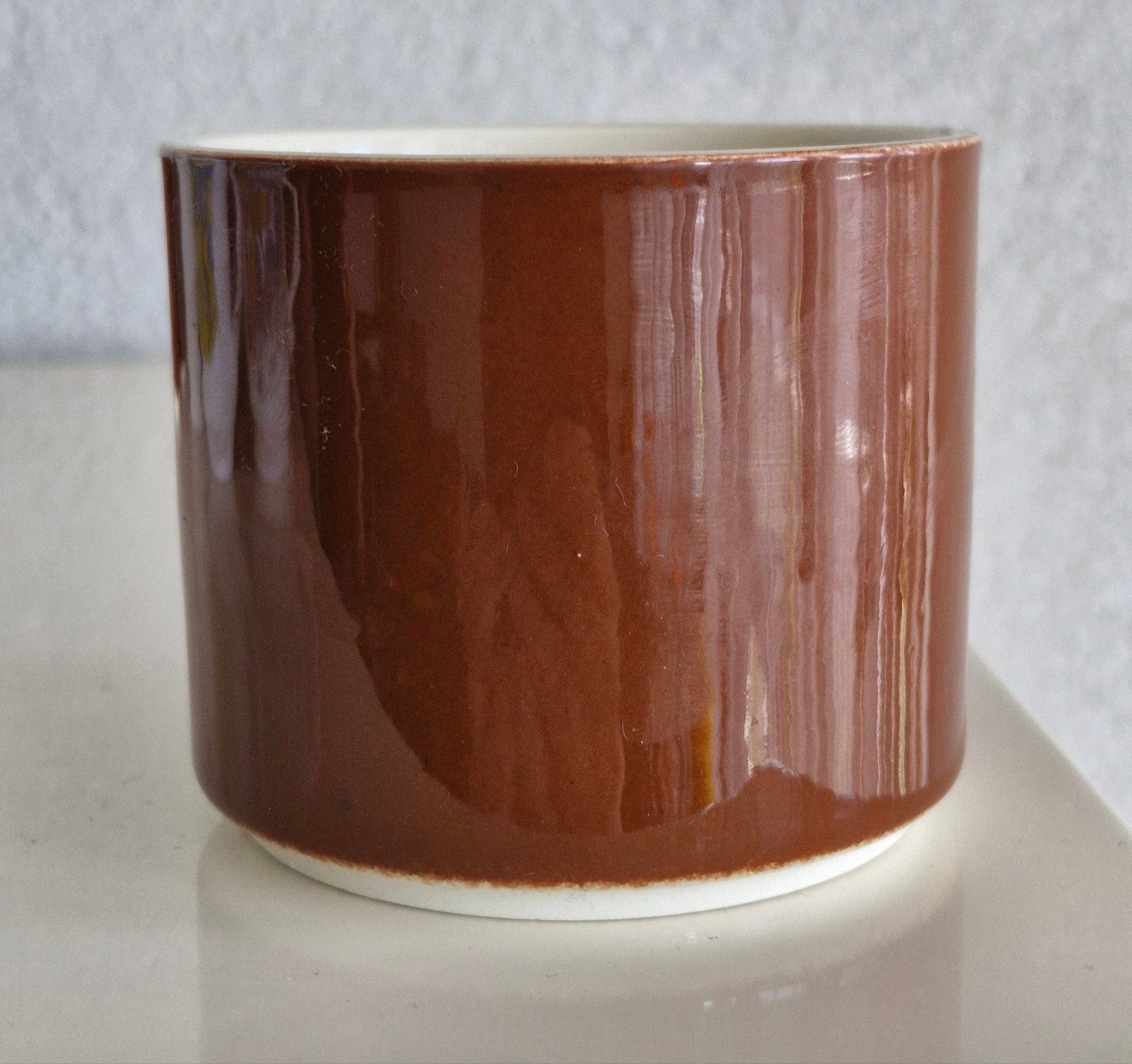 Bruine bloempot van Pagnossin Treviso Italy, 7 cm hoog, Rond, Ophalen of Verzenden, Aardewerk, Minder dan 40 cm