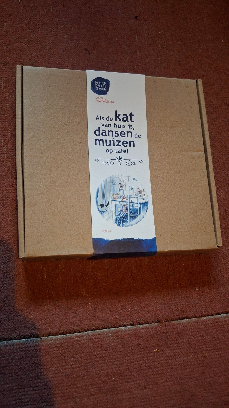 Heinen Delfts Blauw Sierbord - Als de kat van huis is, Antiek en Kunst, Antiek | Wandborden en Tegels, Ophalen of Verzenden