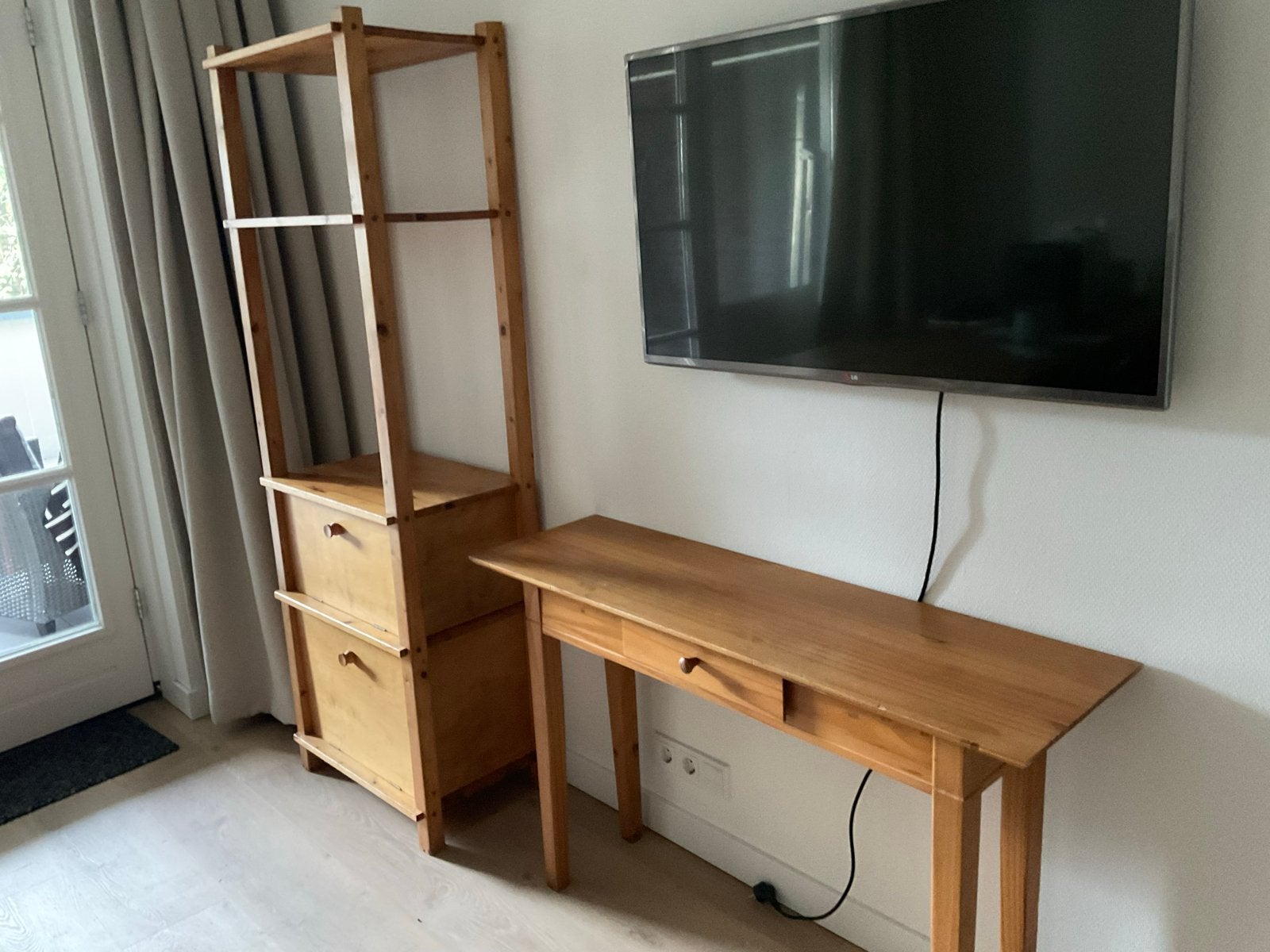 Houten bijzettafel met lade en stellingkast, Ophalen, Gebruikt