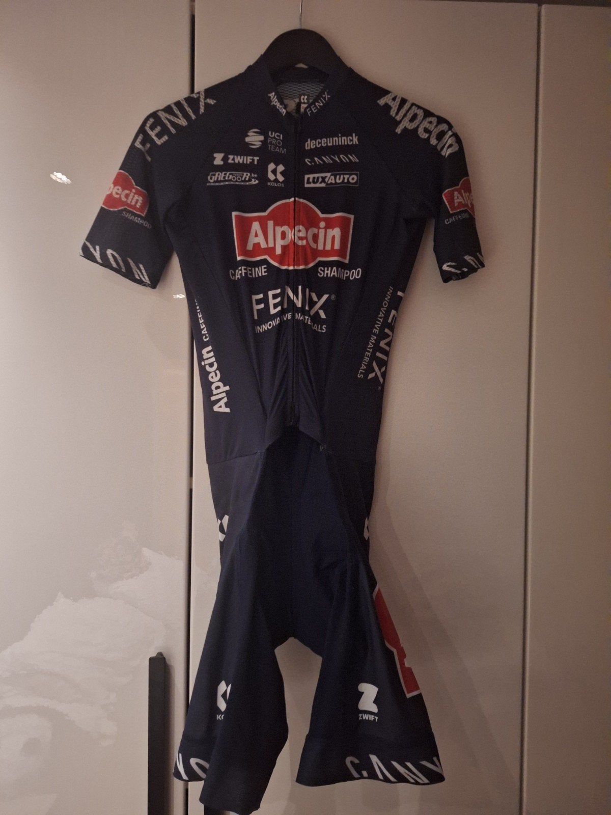 Alpecin Fenix Deceuninck Canyon Zwift Kalas snelpak

Kalas m, Fietsen en Brommers, Ophalen, Zo goed als nieuw, Bovenkleding