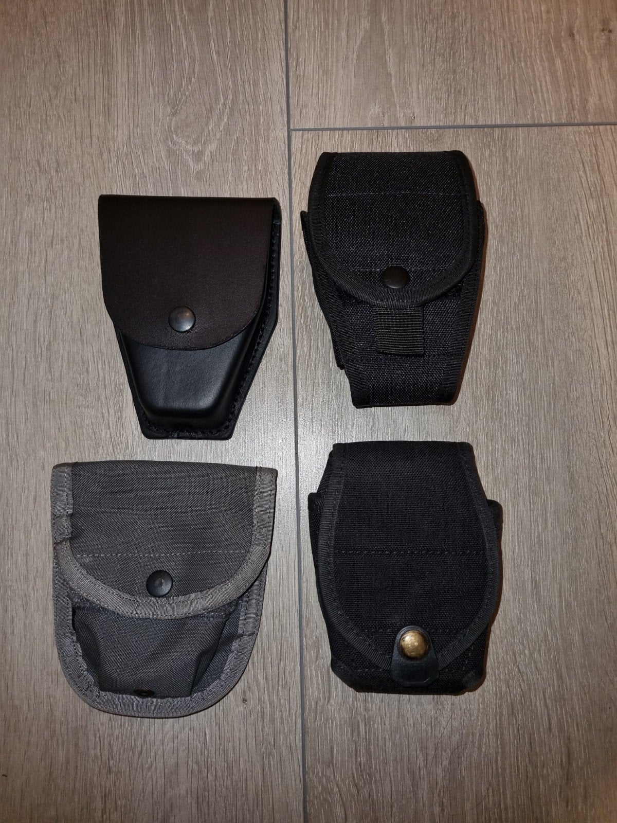 verschillende handboeientasje te koop, Ophalen of Verzenden, Landmacht, Nederland