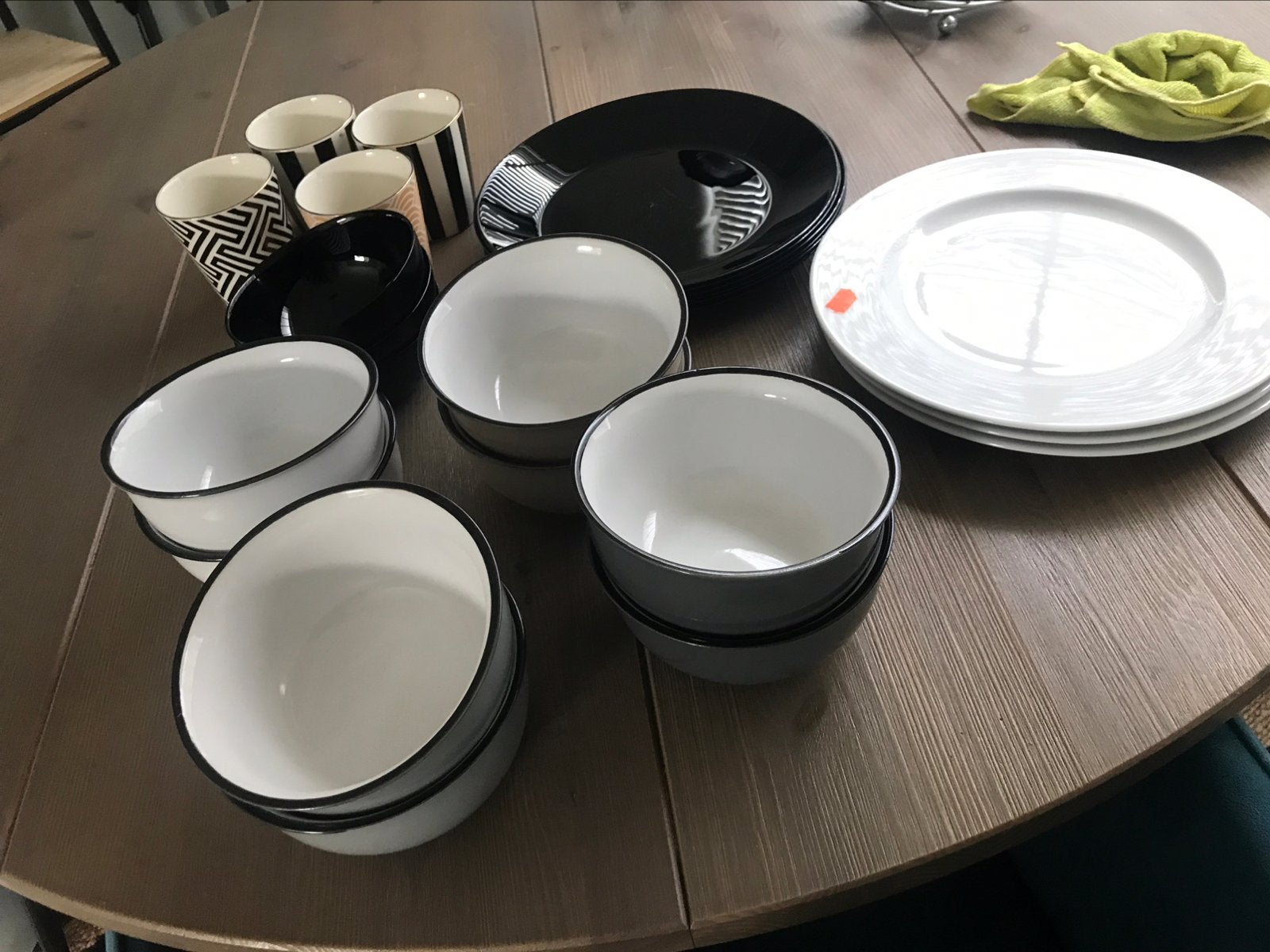 Servies molken schalen kommen borden mokken bekers zara, Ophalen of Verzenden