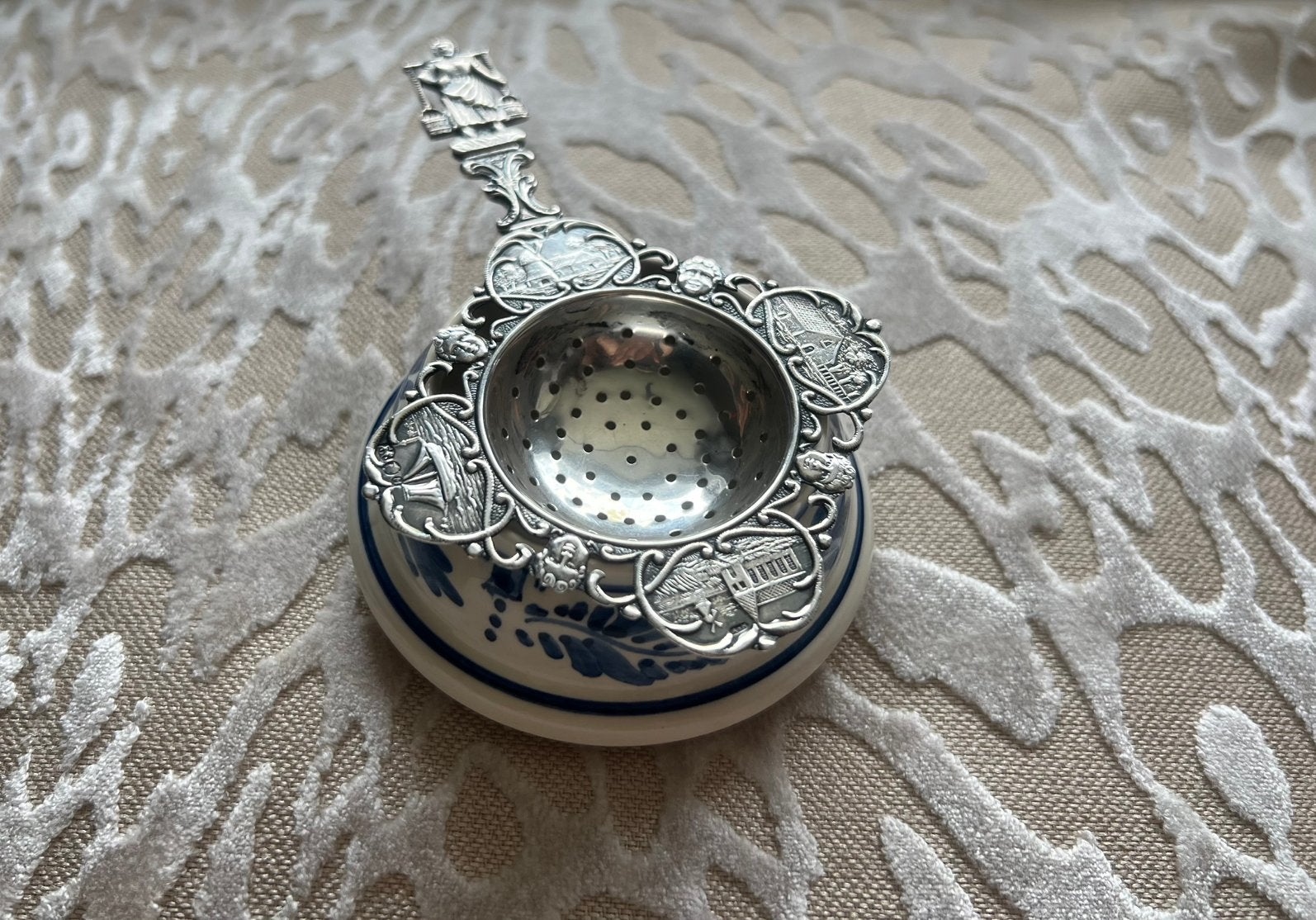 Prachtige antieke zilveren theezeef, Ophalen of Verzenden, Zilver