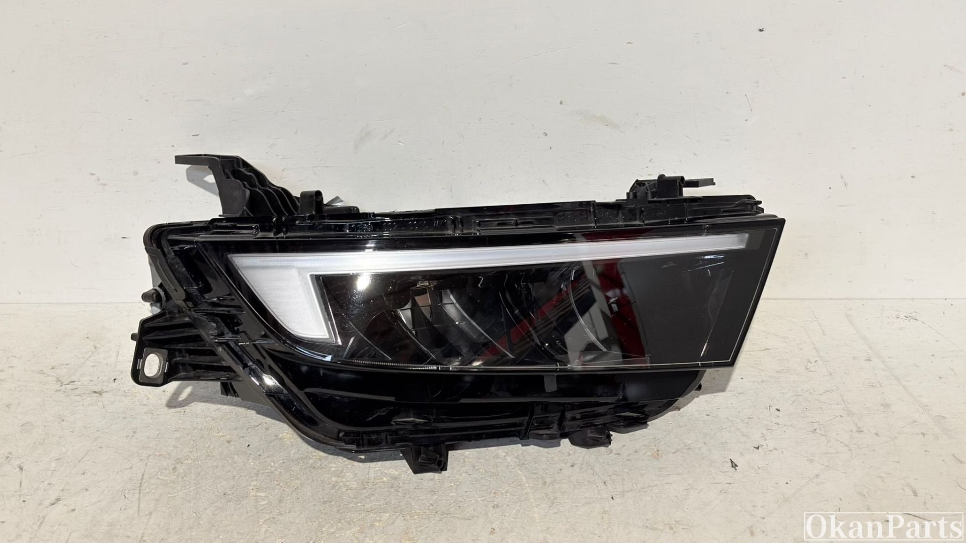Opel Astra L LED rechter koplamp rechts 9858777180