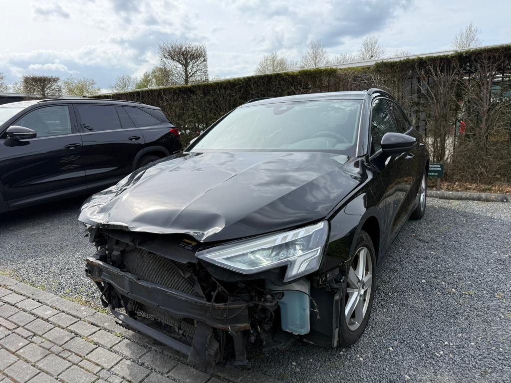 Audi A3 Sportback 40 TFSI e Hybride 2022 DUITS SCHADE AUTO !, Automaat, 1498 cc, Zwart, Hybride Elektrisch/Benzine