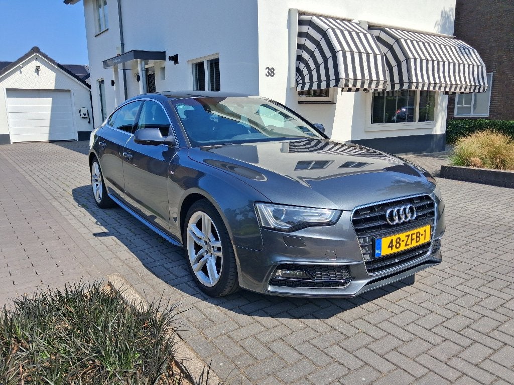 Audi A5 1.8 Tfsi Sportback S-Line 2012 Daytona facelift, Auto's, Audi, Voorwielaandrijving, 4 cilinders, 4 stoelen, 1465 kg