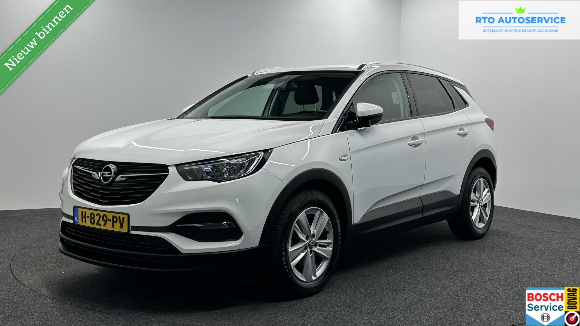 Opel Grandland X 1.2 Turbo Business Edition CARPLAY CAMERA E, Auto's, Voorwielaandrijving, Gebruikt, 1199 cc, Met garantie (alle)