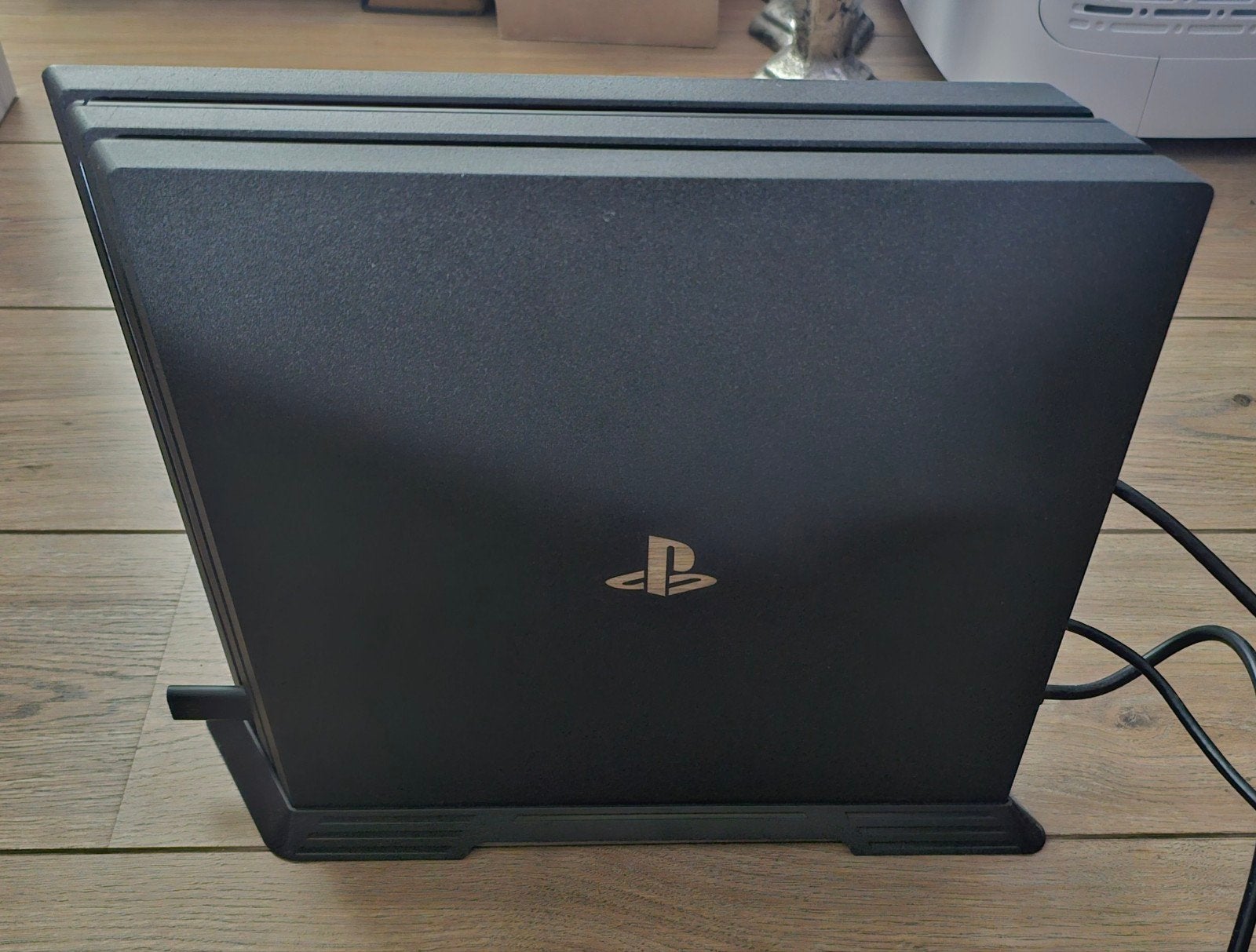 Sony playstation 4 pro met 2x controller en headset met doos, Spelcomputers en Games, Spelcomputers | Sony PlayStation 4, Ophalen