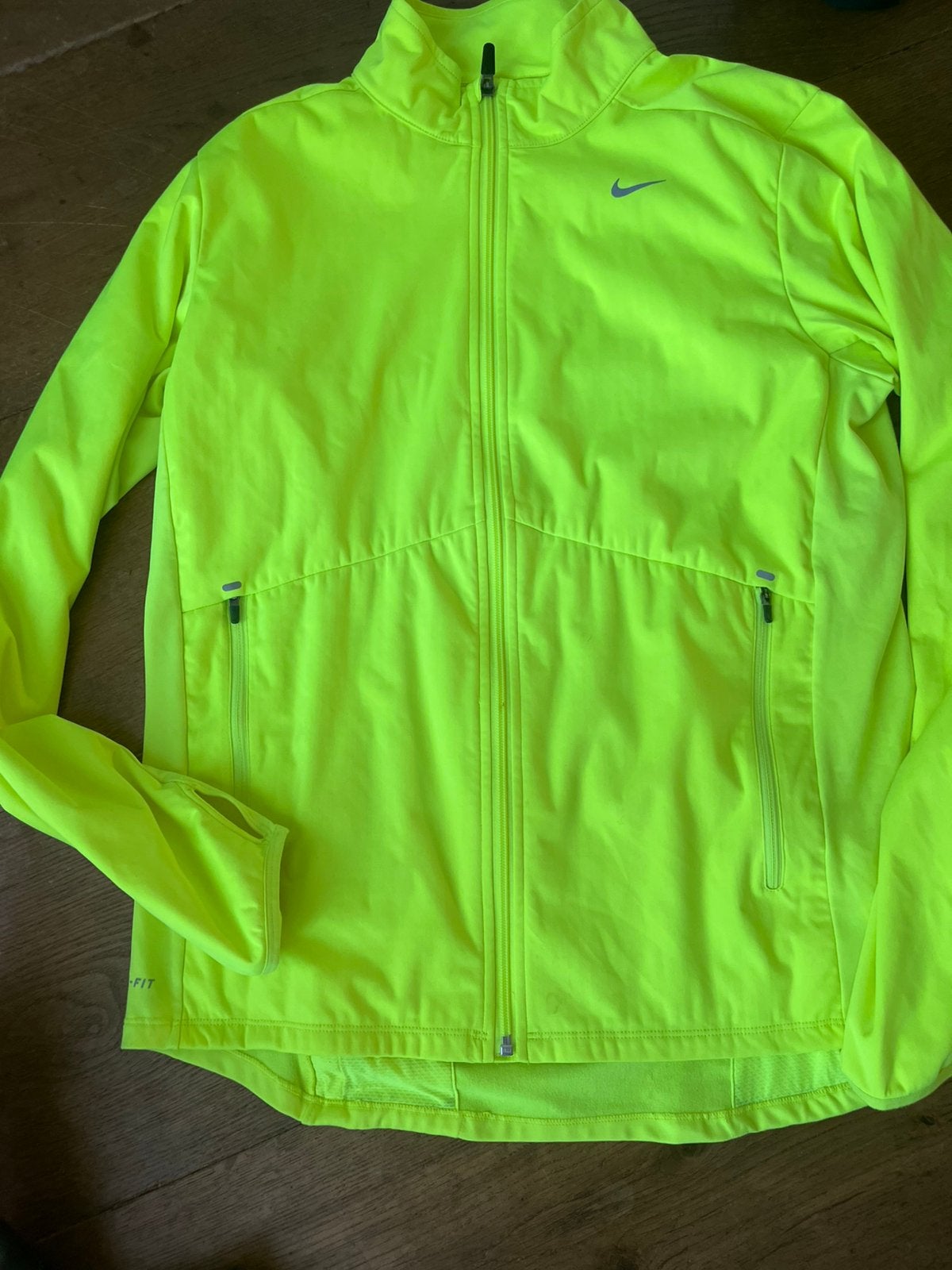 Nike Dri-FIT hardloopjack – maat M – geel, Kleding | Heren, Sportkleding, Ophalen of Verzenden, Zo goed als nieuw, Geel