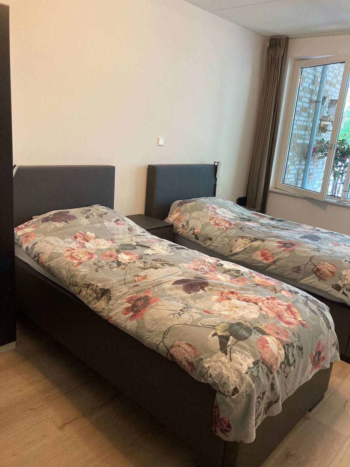 Swiss sense 2 x een persoons hoog- laag bed, Huis en Inrichting, Slaapkamer | Complete slaapkamers, Zo goed als nieuw, Eenpersoons