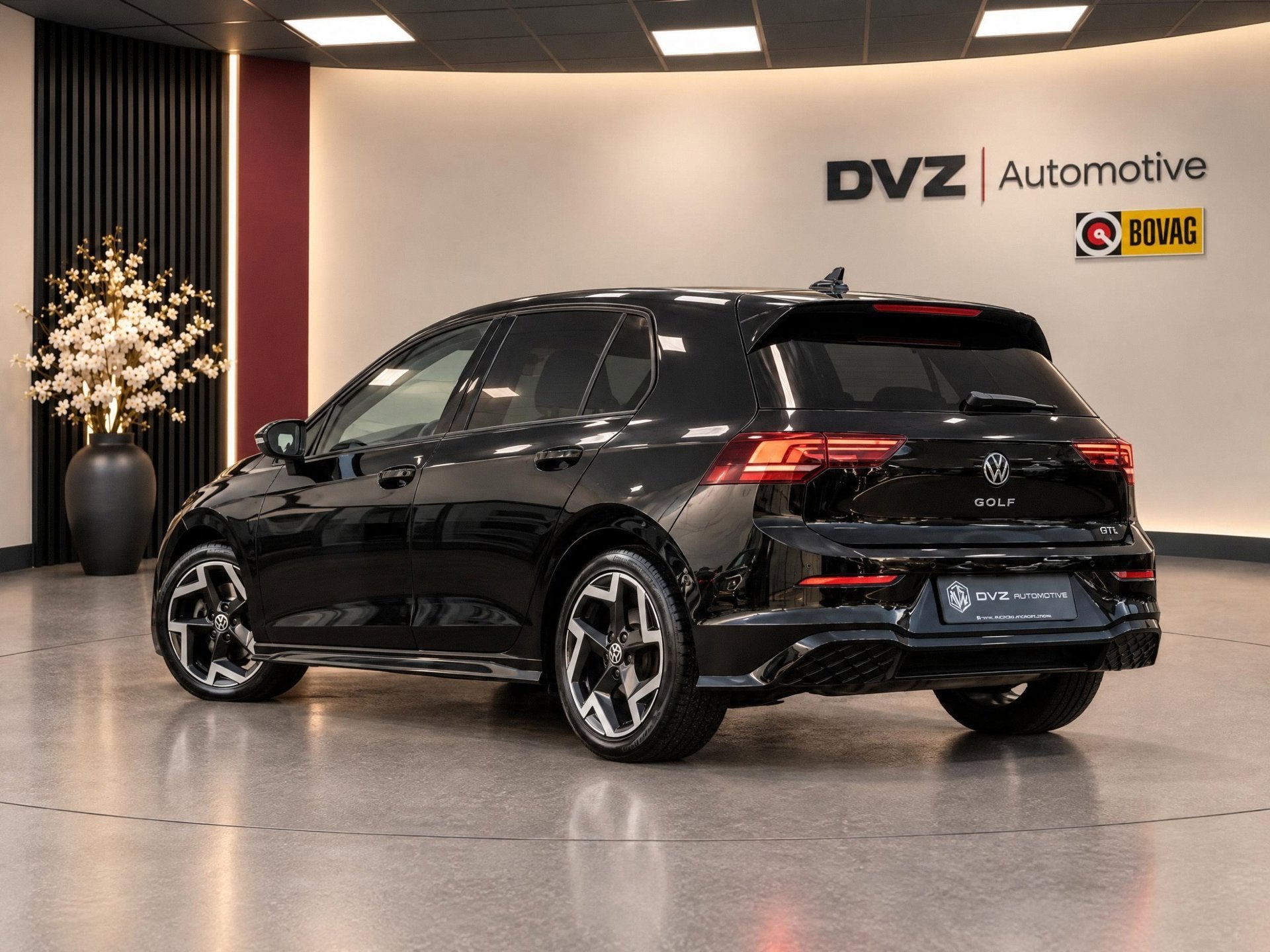 Volkswagen Golf 1.5 eTSI DSG 150PK R-Line Edition | Carplay, Dealer onderhouden, 4 cilinders, Alcantara, Zwart