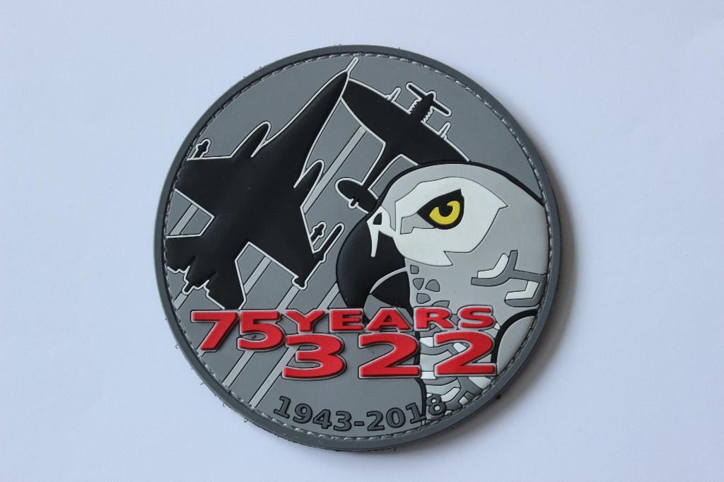 patch 75 years 322 sqn pvc, Verzamelen, Verzenden, Luchtmacht, Nederland, Embleem of Badge