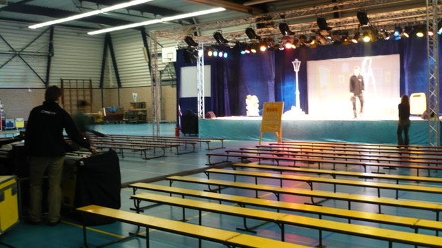 Tourbare bankjes voor 1000 personen (kinderen/volwassenen), Ophalen, Gebruikt, Overige kleuren, Hout