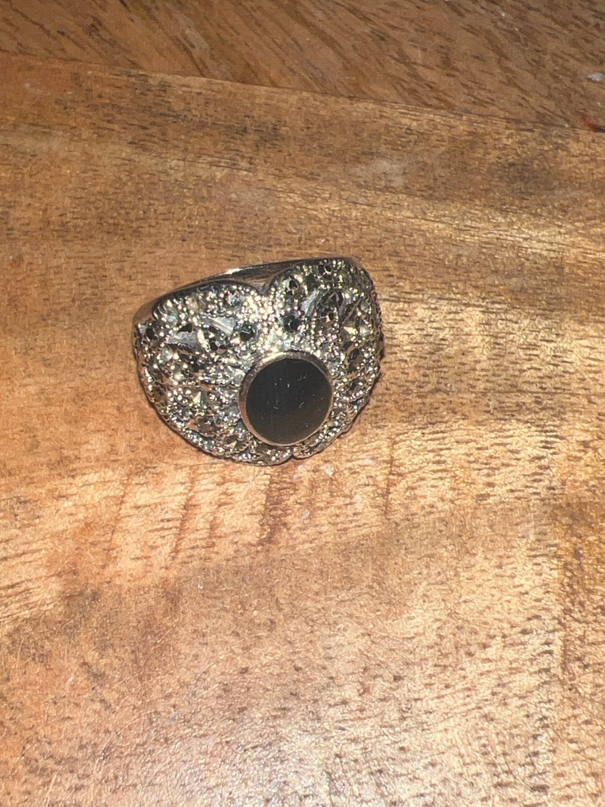 Vintage Zilverkleurige Ring met Zwarte Steen, Gebruikt, Ophalen of Verzenden, 17 tot 18, Met edelsteen